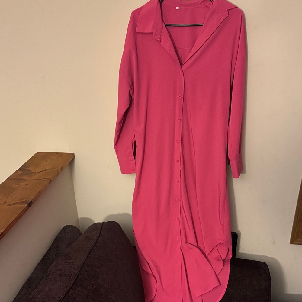 Elegant Pink Button-Up Dress